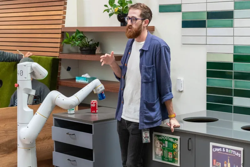 «جوجل» تعلن عن تطوير الروبوت المنزلي الخاص بها 