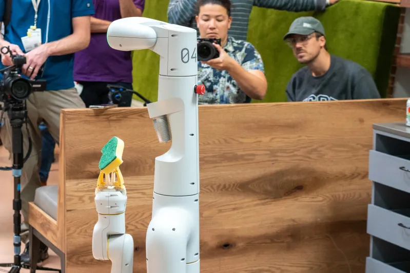 «جوجل» تعلن عن تطوير الروبوت المنزلي الخاص بها 