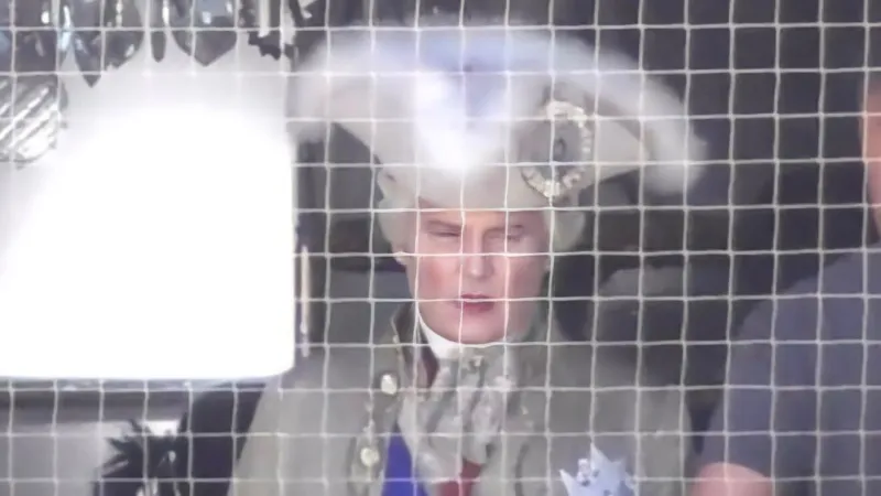 أول صور جوني ديب في دور لويس الخامس عشر