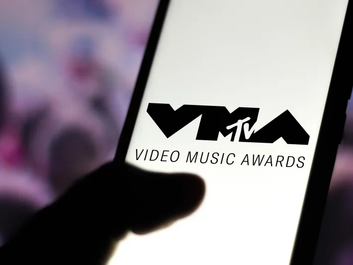 عروض لـ إيمينيم وسنوب دوج.. أبرز تفاصيل حفل جوائز MTV قبل انطلاقه غدًا 