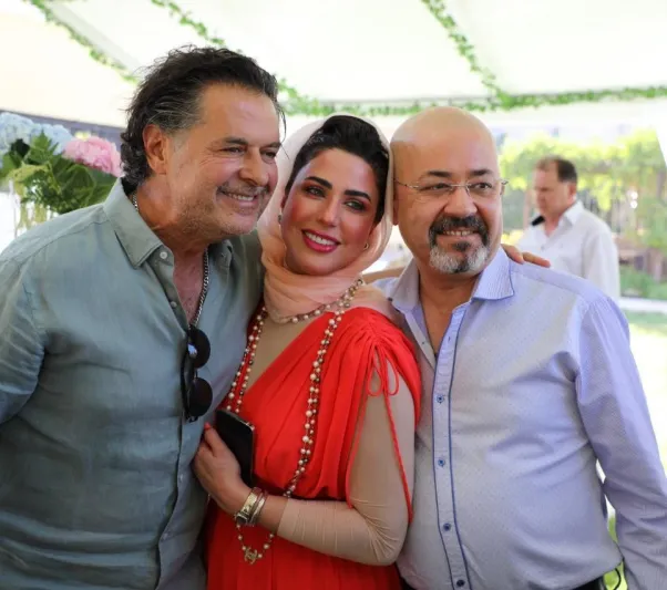 أول تعليق من وزارة الخارجية العراقية على صورة زوجة سفيرها مع راغب علامة