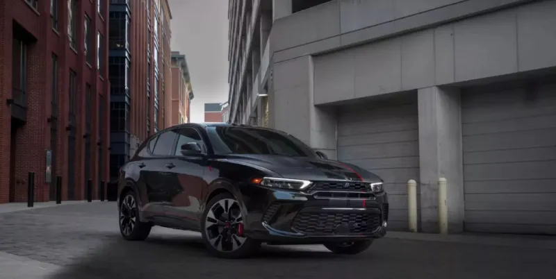 «دودج» تكشف النقاب عن سيارتها الجديدة «Hornet GT GLH 2023»