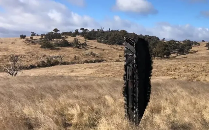 بعد الصاروخ الصيني.. صاروخ إيلون ماسك يسقط في حقول أستراليا