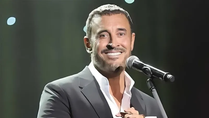  معجبة تقتحم مسرح كاظم الساهر.. وإشادة واسعة برد فعل القيصر (فيديو)