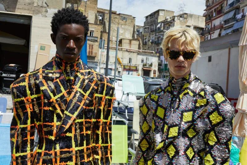 "دولتشي آند غابانا" لخريف 2022 بعدسة يورغن تللر