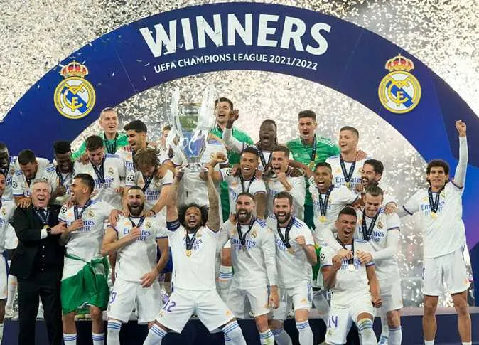 ريال مدريد يتوج بكأس السوبر الأوروبي ورقم قياسي لبنزيما (فيديو)