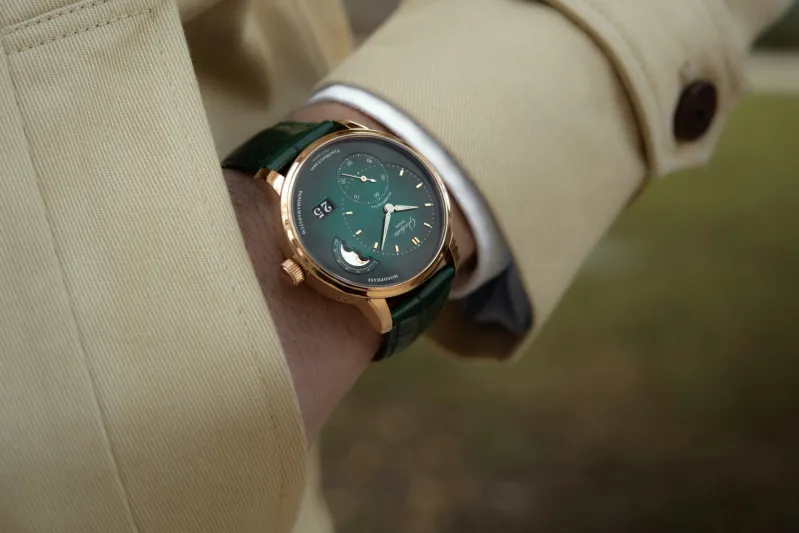 PanoMaticLunar من "غلاسهوته" بقرص أخضر