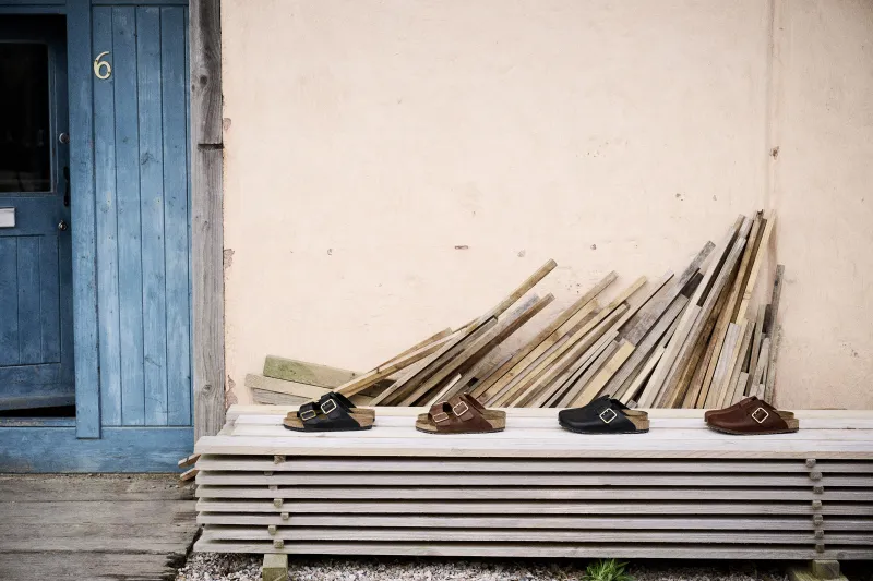 «Birkenstock» تدخل سوق الملابس الرجالية بقوة بمجموعة «BOLD» الجديدة