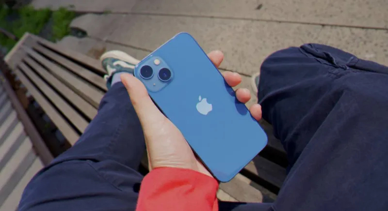 هل تطرح أبل iPhone 14 mini؟ وما السعر المتوقع؟ (فيديو)