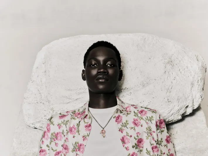 «Dior» تقدّم كبسولة «Dior Jardin» للرجال بألوان نابضة بالحياة