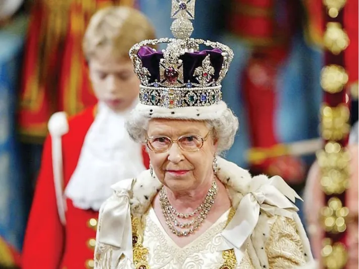 صراع بين 5 دول على ألماسة «كوهينور» صاحبة التاريخ الدموي