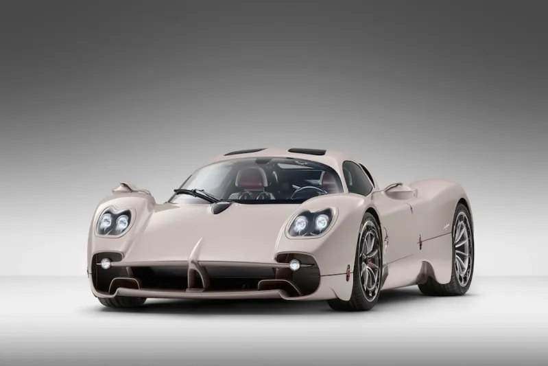 "باجاني" تكشف عن سيارتها الخارقة الجديدة «Pagani Utopia 2023» (صور)