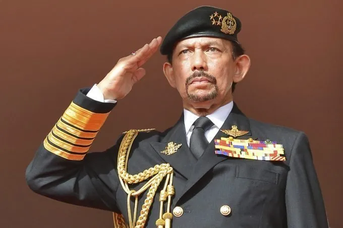 بعد وفاة الملكة إليزابيث.. من أطول ملوك العالم جلوسًا على العرش؟