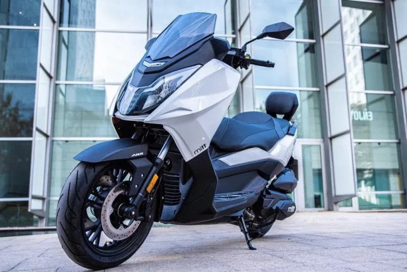 أحدث إصداراتها.. «Mitt» تكشف عن سكوتر «330 GTS» (صور) 