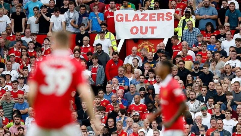 عائلة «غليزر» تحدد سعر مانشستر يونايتد.. ودولة عربية تفكر بشراء الشياطين الحمر