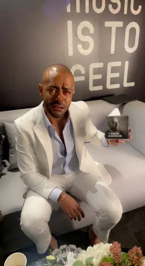 مناديل "معلش" لمواجهة أغاني تامر عاشور في حفله بجدة