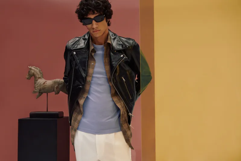 أزياء «هارفي نيكلز» شتاء 2022.. إطلالات استثنائية تعزز الثقة بالنفس