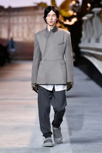 أزياء خريف وشتاء 2022 تتخطى حدود المُتوقع