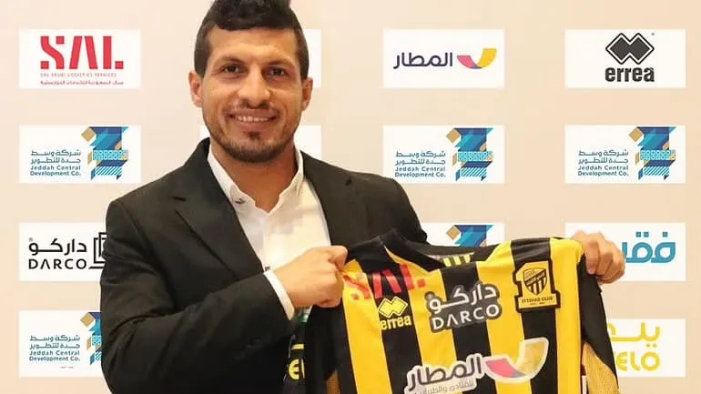 «فينسينت أبوبكر» يمنع "طارق حامد" من اللعب أمام "الفتح" اليوم 