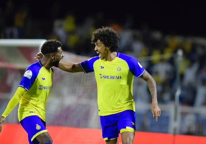 «غوستافو» يدخل تاريخ الدوري السعودي بهدف عالمي