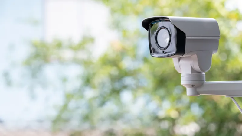 نظام استخدام كاميرات المراقبة الأمنية- صورة من Shutterstock السعودية تحظر تركيب كاميرات المراقبة في 9 أماكن