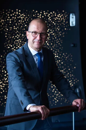 رولز رويس و"ساشا جفري" يجمعان مليون دولار للأعمال الخيرية