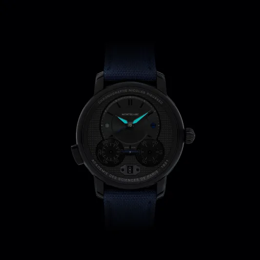 «ستار ليجاسي نيكولا ريوسيك».. ساعة تستلهم شوارع باريس المرصوفة بالحصى