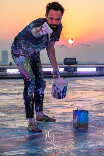 رولز رويس و"ساشا جفري" يجمعان مليون دولار للأعمال الخيرية