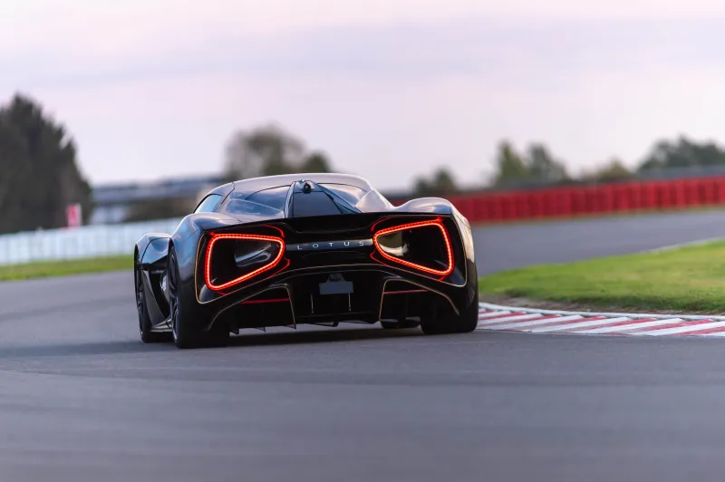 "لوتس إيفايا فيتيبالدي" .. سرعة قصوى تبلغ 350 كيلومترًا بالساعة