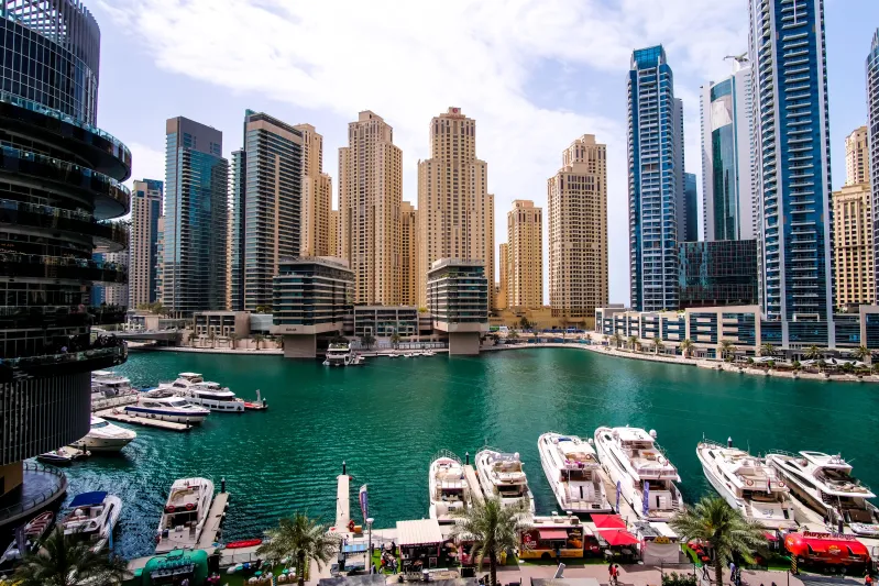  الأثرياء يشترون اليخوت الفاخرة هربًا من الحرب وأزمة الطاقة