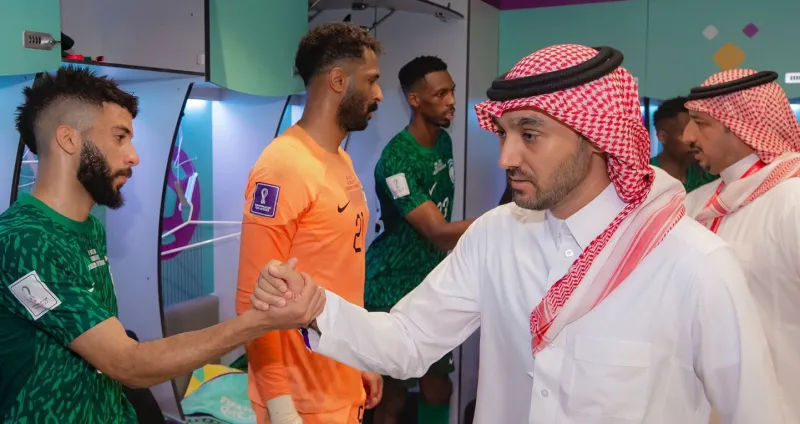  الأمير عبد العزيز بن تركي الفيصل: «ارفع رأسك يا عبد الإله» (فيديو)