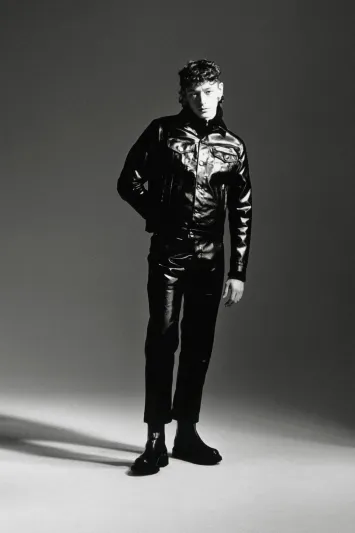 حذاء الشتاء يكمل أناقتك.. فتريث في اختياره 