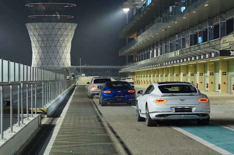 لقاء مع سيارات بنتلي على الحلبة.. إرث رياضي مغلّف بالحرير