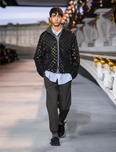 سترة الطيارين (bomber jacket).. استراحة المحارب في دور الأزياء