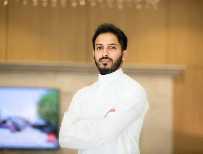 الشاب السعودي خالد بن شعيل: أعمل بلا توقف وأحلم بصالة للسيارات الكلاسيكية في الرياض