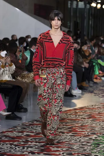 مجموعة Etro المشوقة تمزج بين المغامرة والمعرفة