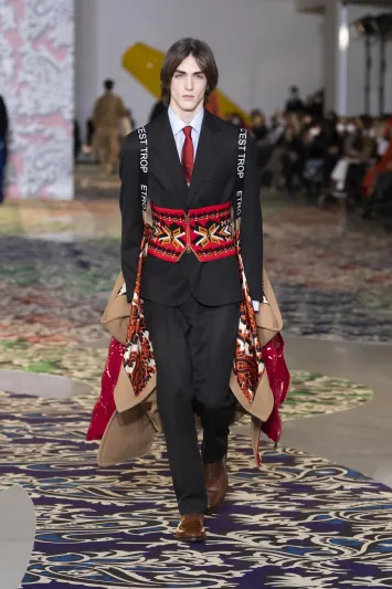 مجموعة Etro المشوقة تمزج بين المغامرة والمعرفة