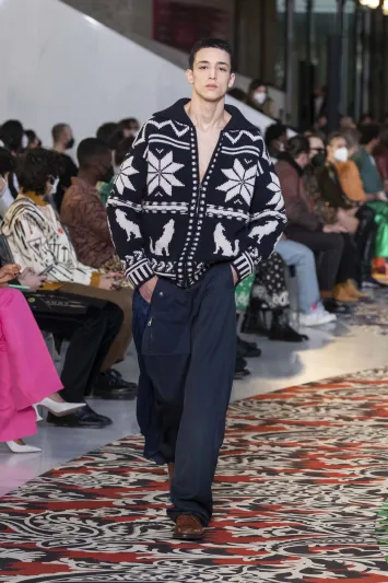 مجموعة Etro المشوقة تمزج بين المغامرة والمعرفة