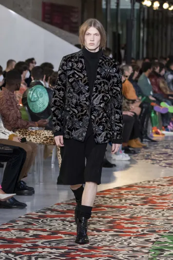 مجموعة Etro المشوقة تمزج بين المغامرة والمعرفة