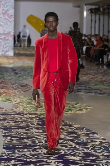 مجموعة Etro المشوقة تمزج بين المغامرة والمعرفة