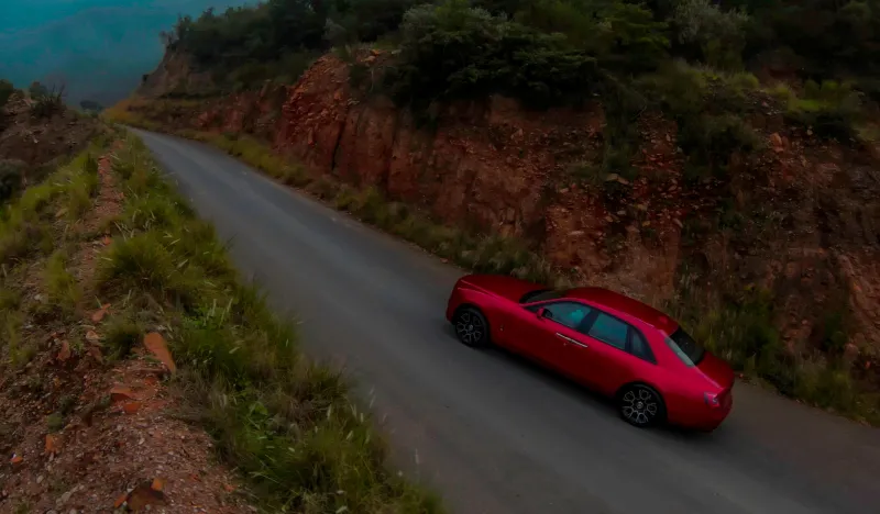 «الرجل» ترافق «بلاك بادج جوست» إلى قمة جبل السودة