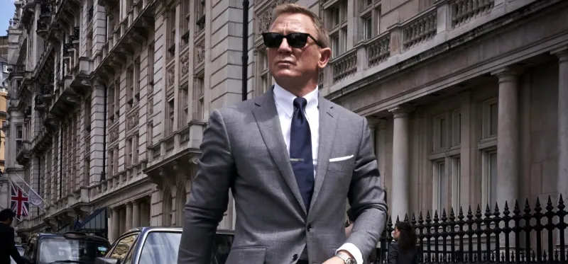 البدلة الرسمية: أناقة خالصة لم ينل منها الزمن