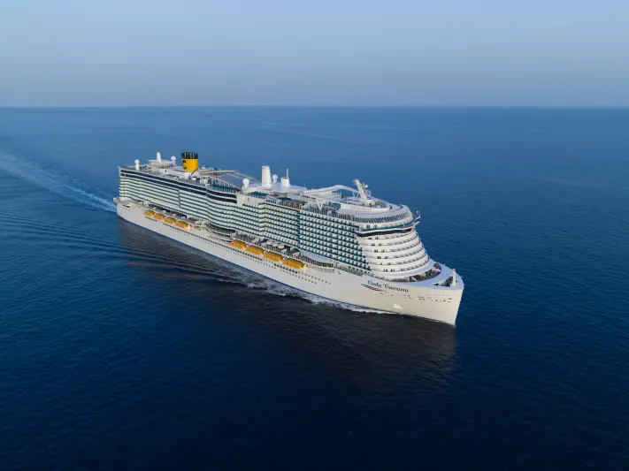 سفينة «كوستا توسكانا» الفاخرة ترسو لأول مرة في «دبي هاربر»