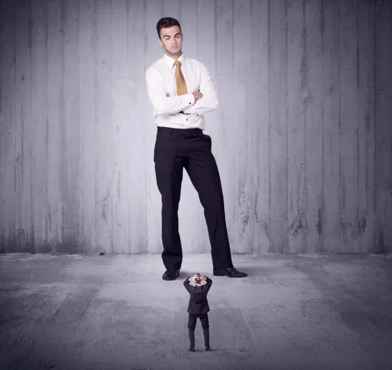 بسبب «مجمع نابليون».. الرجال قصار القامة يتصفون بالعدوانية واللامبالاة