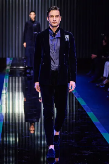 البدلة الرسمية: أناقة خالصة لم ينل منها الزمن