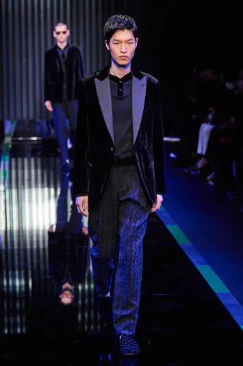 البدلة الرسمية: أناقة خالصة لم ينل منها الزمن