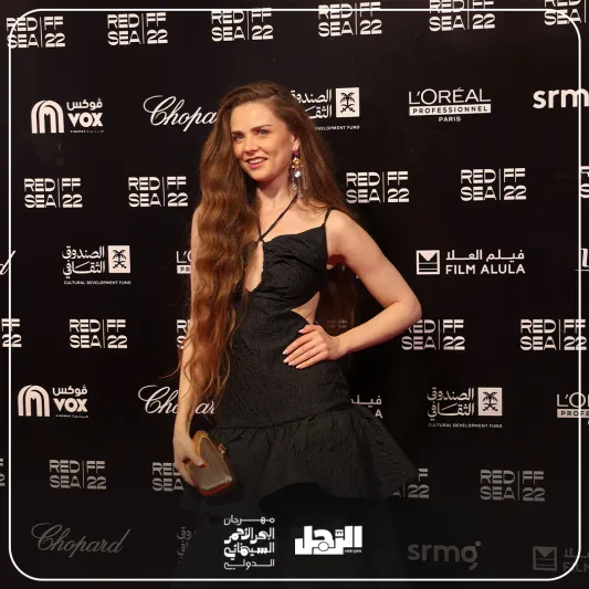 نجوم العرب والعالم يتألقون بإطلالات باهرة بمهرجان البحر الأحمر السينمائي