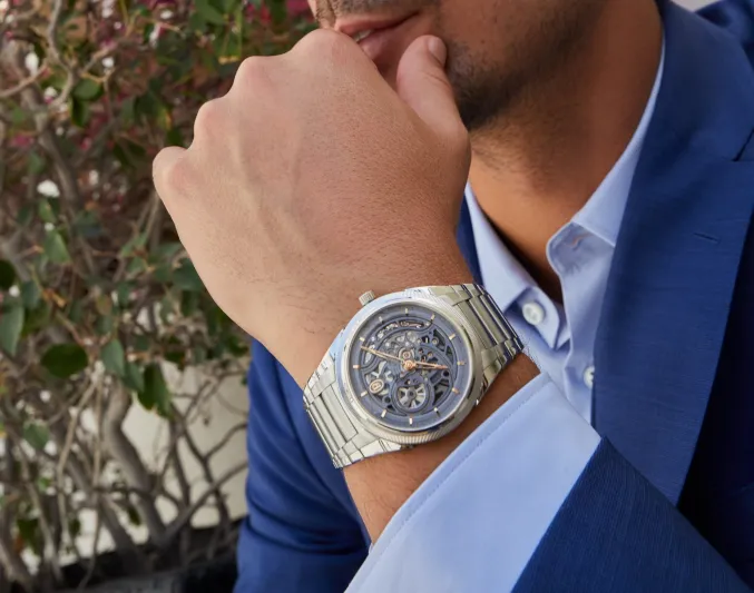 دار Parmigiani Fleurier ساعات هيكلية مُنمْنمة معقدة بالذهب الوردي 