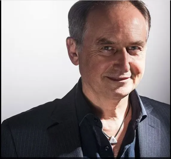 كيف تعامل مالك متجر مجوهرات مع لصوص كانوا يريدون سرقته (فيديو)