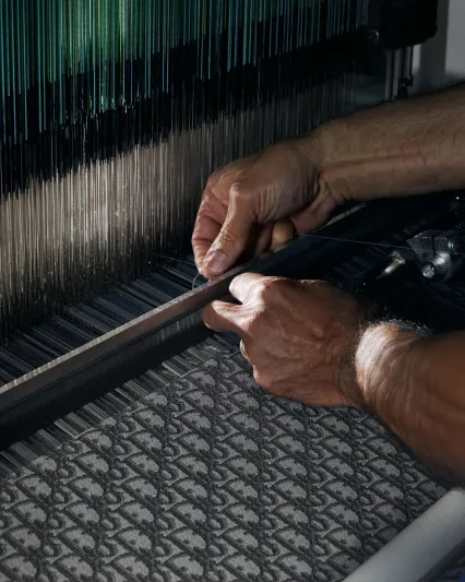 عودة قماش Oblique الأسطوريّ من Dior إلى الواجهة من جديد!